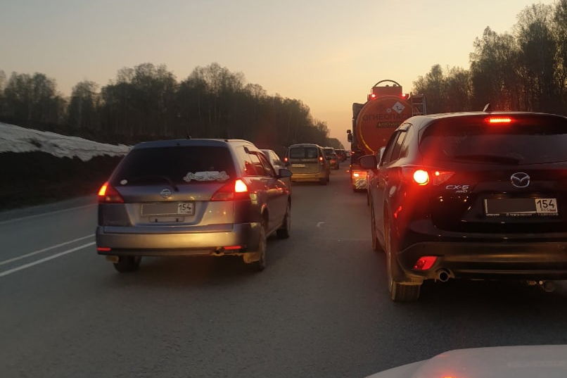 возвращаясь с дачи в город автомобилист