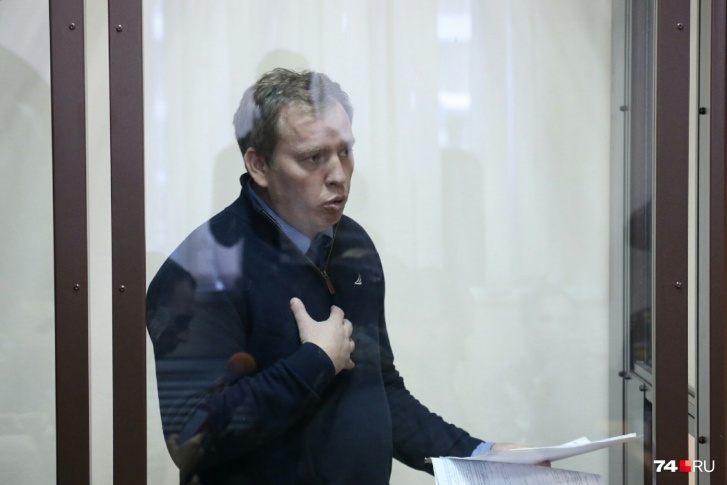 Челябинский экс-омбудсмен обратился к суду с последним словом в стихах и заявил отвод прокурору