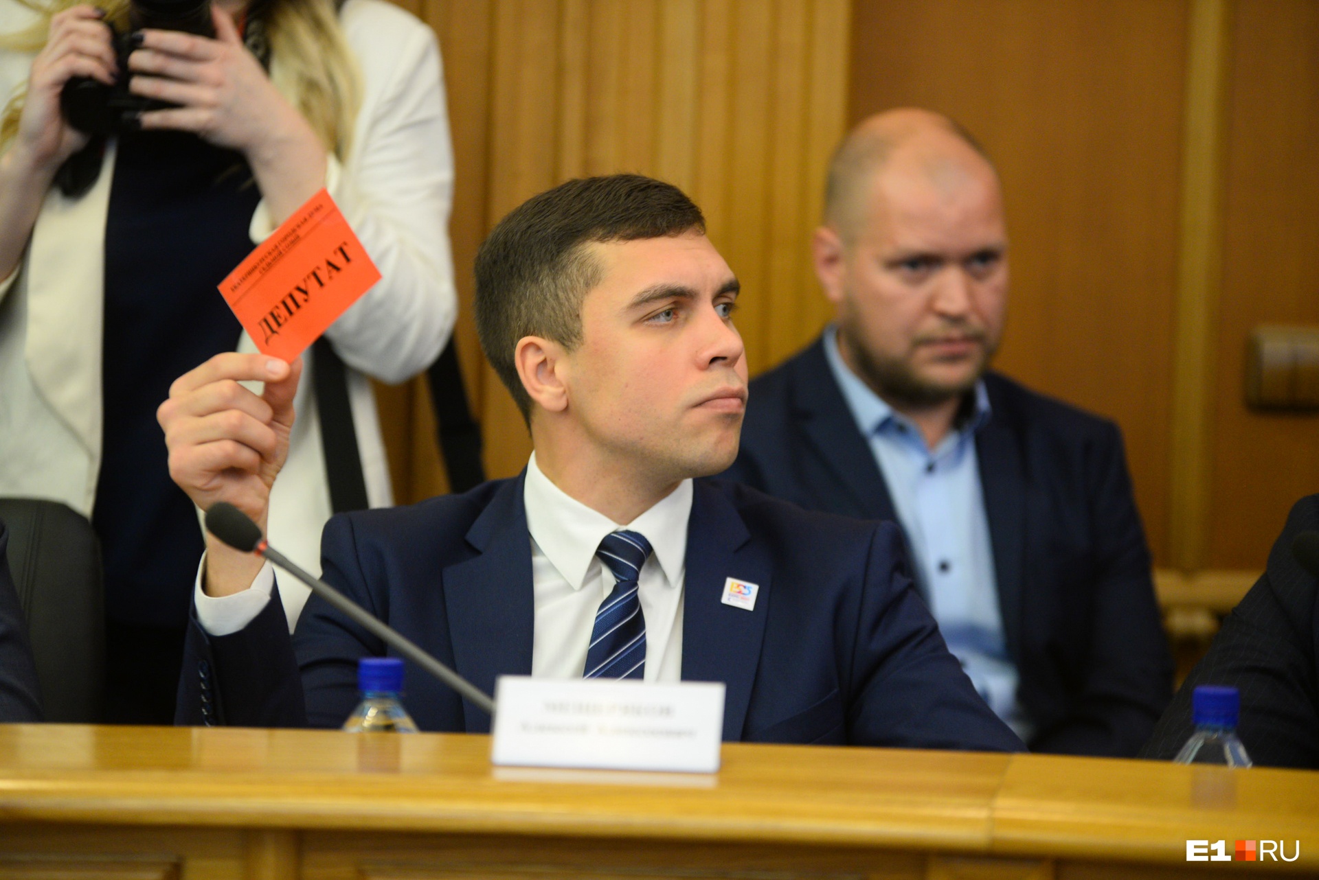 Алексей Мещеряков совмещает работу юристом с депутатским трудом Алексей Мещеряков совмещает работу юристом с депутатским трудом