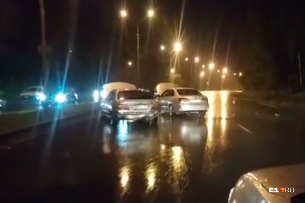 Автомобили заглохли Автомобили заглохли