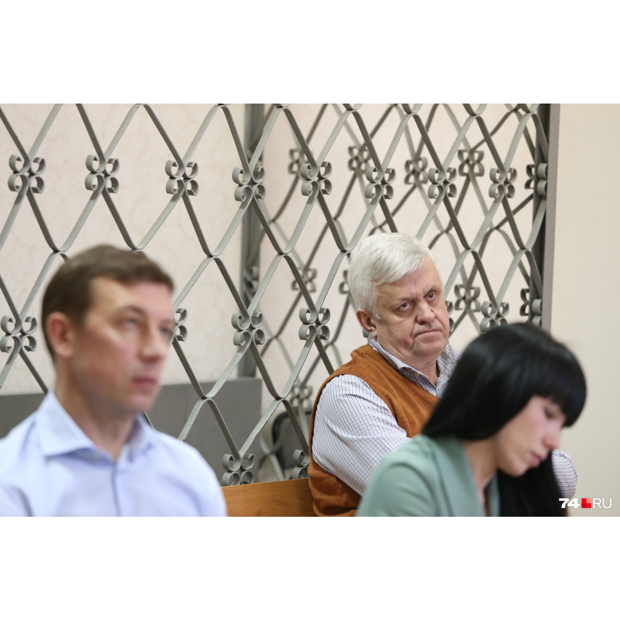 Андрей Косилов сначала слушал показания Никиты Лаврова, а затем начал их комментировать Андрей Косилов сначала слушал показания Никиты Лаврова, а затем начал их комментировать