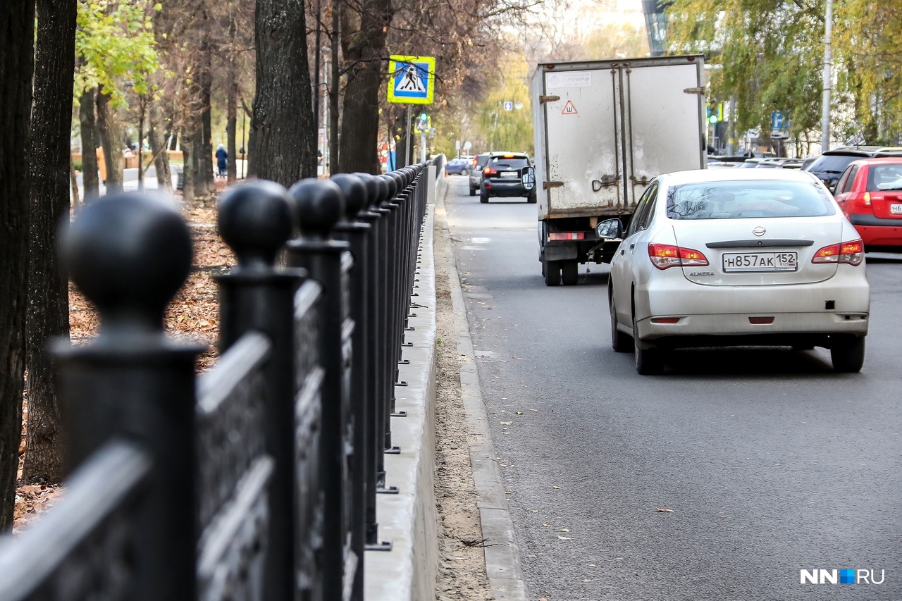 В сквере сложно найти прямые линии В сквере сложно найти прямые линии