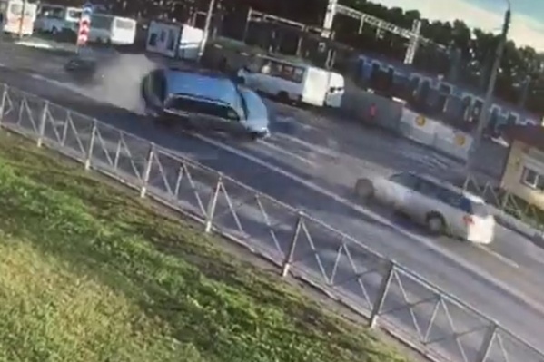 ДТП попало на камеру видеонаблюдения ДТП попало на камеру видеонаблюдения
