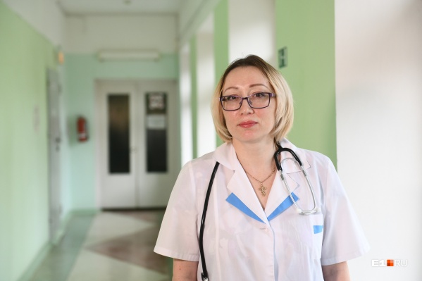 Ксения Симонова работает врачом-инфекционистом 18 лет Ксения Симонова работает врачом-инфекционистом 18 лет