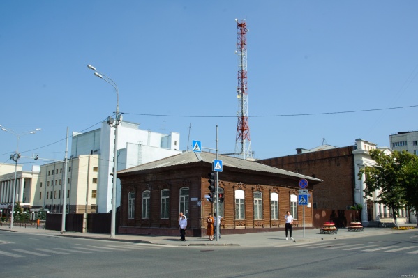 Здание стоит в центре Тюмени Здание стоит в центре Тюмени