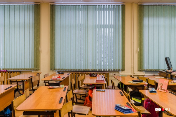 При этом классы в 51 школе уже вернулись к привычному режиму При этом классы в 51 школе уже вернулись к привычному режиму