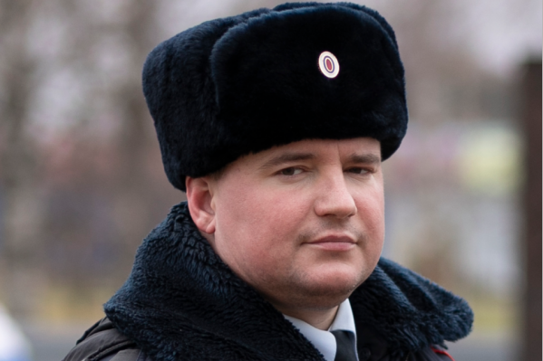 Антон Мельничук отвечает за порядок в микрорайоне Лименда. Кстати, он сам там живет Антон Мельничук отвечает за порядок в микрорайоне Лименда. Кстати, он сам там живет