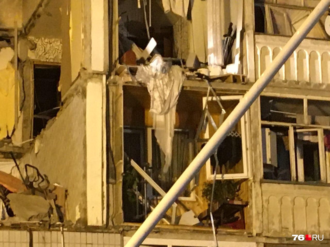 Оконные рамы висят на волоске Оконные рамы висят на волоске