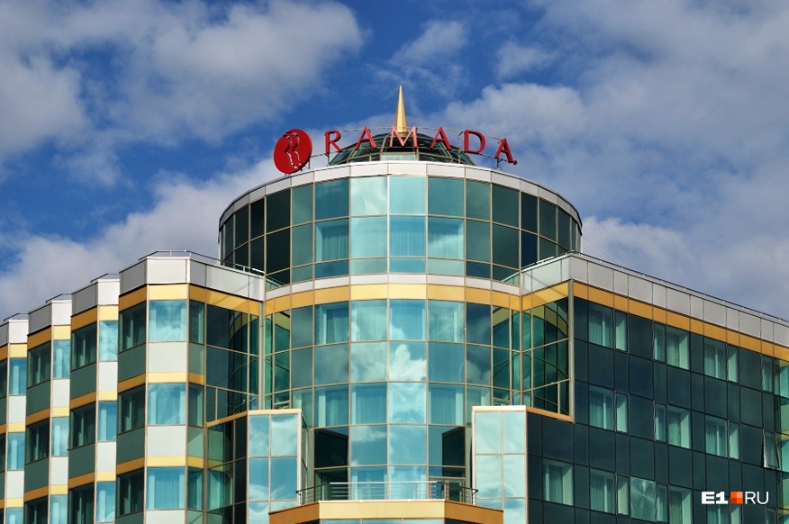 Отель Ramada, где сейчас лежат бессимптомные пациенты с COVID-19, назвал дату открытия для гостей