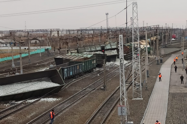 Сейчас на месте работает комиссия Западно-Сибирской железной дороги Сейчас на месте работает комиссия Западно-Сибирской железной дороги