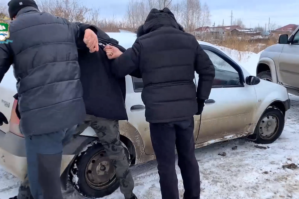 Курганцы арендовали машину для доставки наркотиков в тайники Курганцы арендовали машину для доставки наркотиков в тайники