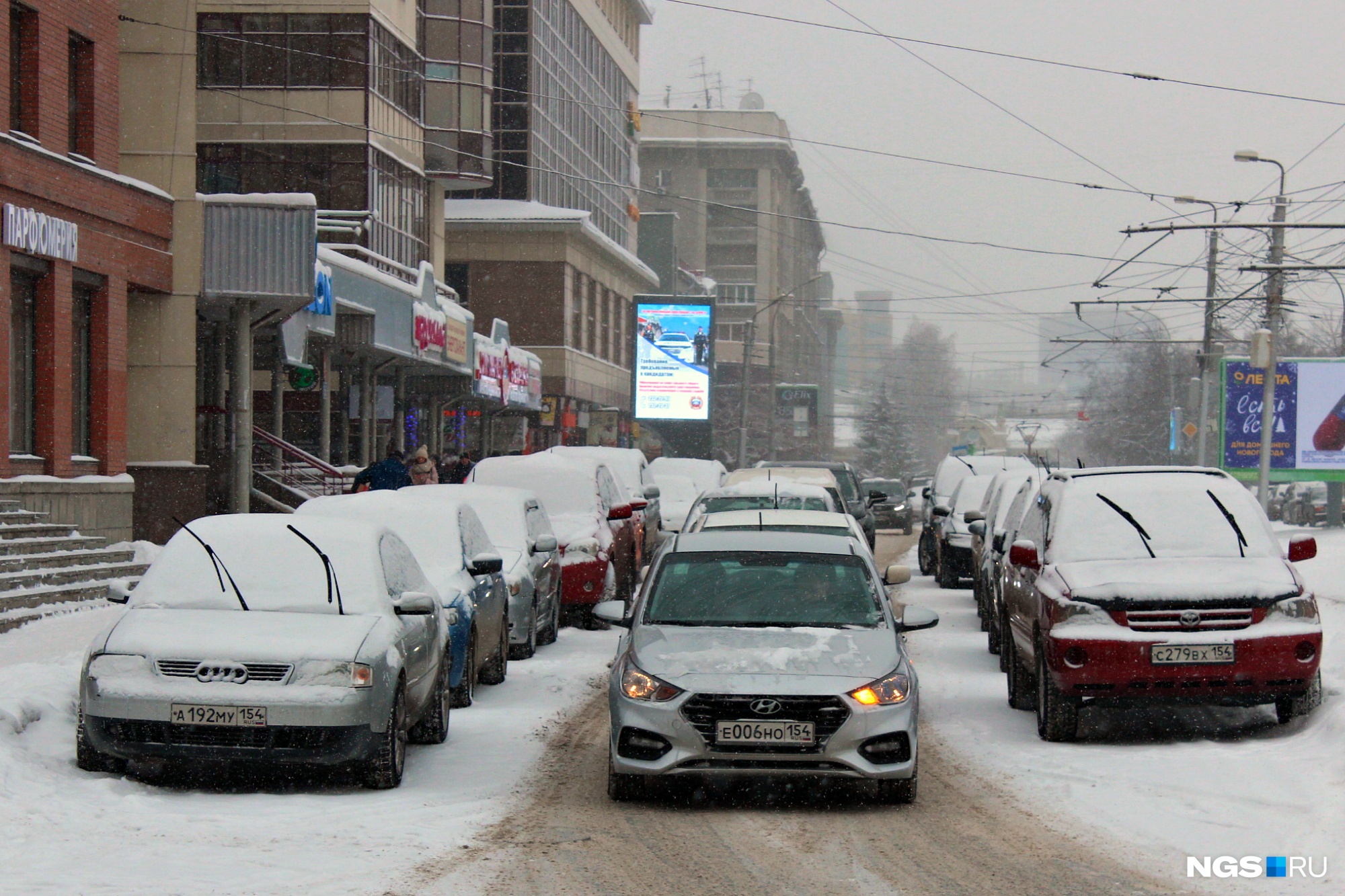 Автомобили на Депутатской в Новосибирске Автомобили на Депутатской в Новосибирске 