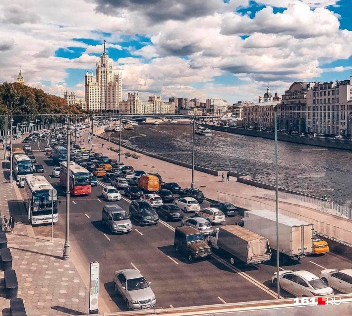 Вид с Парящего моста в столице впечатляет, но у нас тоже должно быть красиво