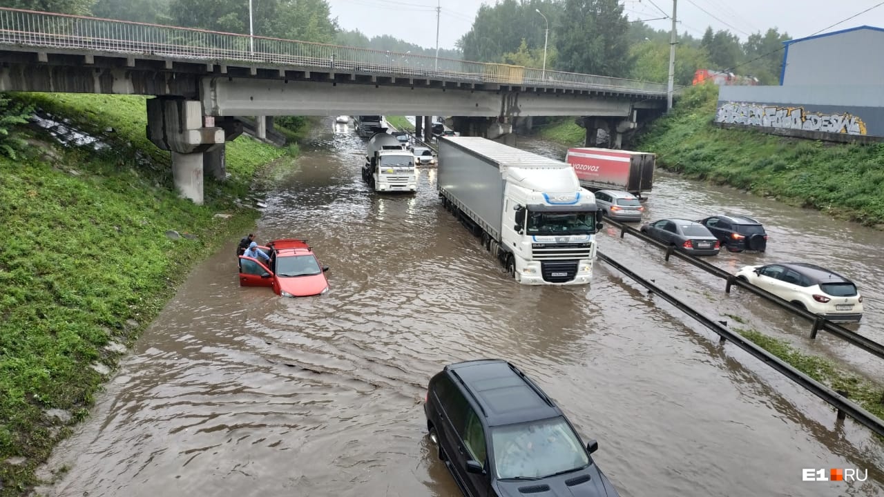 Город в воде: карта затопленных улиц Екатеринбурга