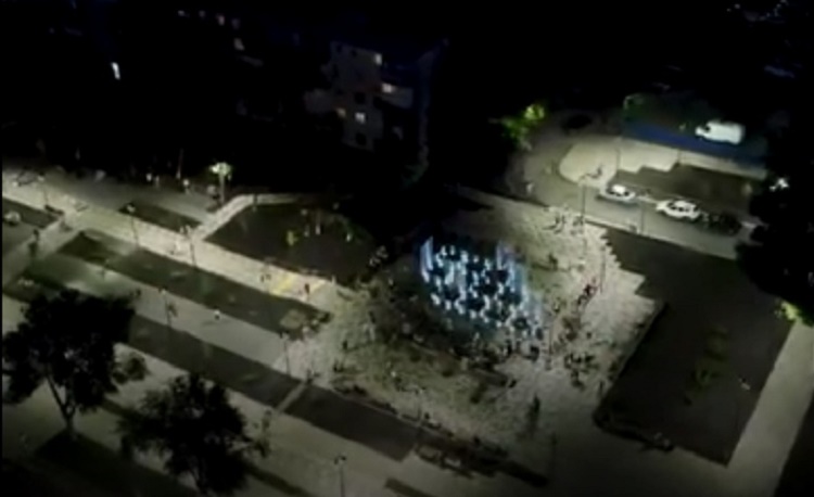 Тысячи огней: видеоблогер из Самары показал сквер на Авроры — Аэродомной с высоты