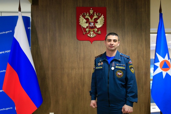 Мустафаев трудится в МЧС с 2007 года Мустафаев трудится в МЧС с 2007 года