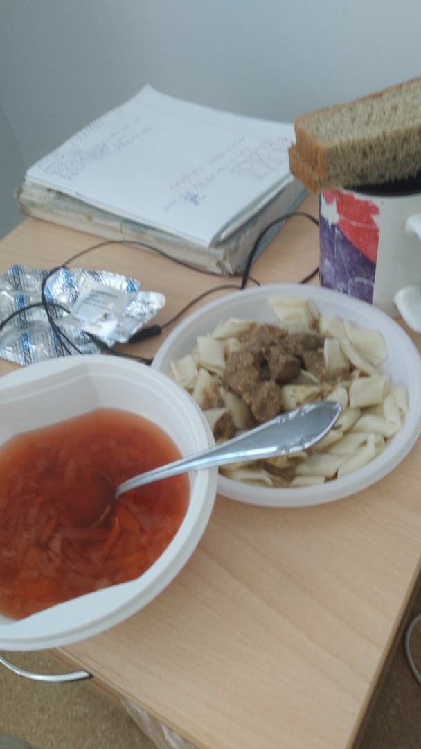 «Перловка на завтрак, обед и ужин»: как екатеринбуржцев кормят в ковидных больницах и в обсерваторах