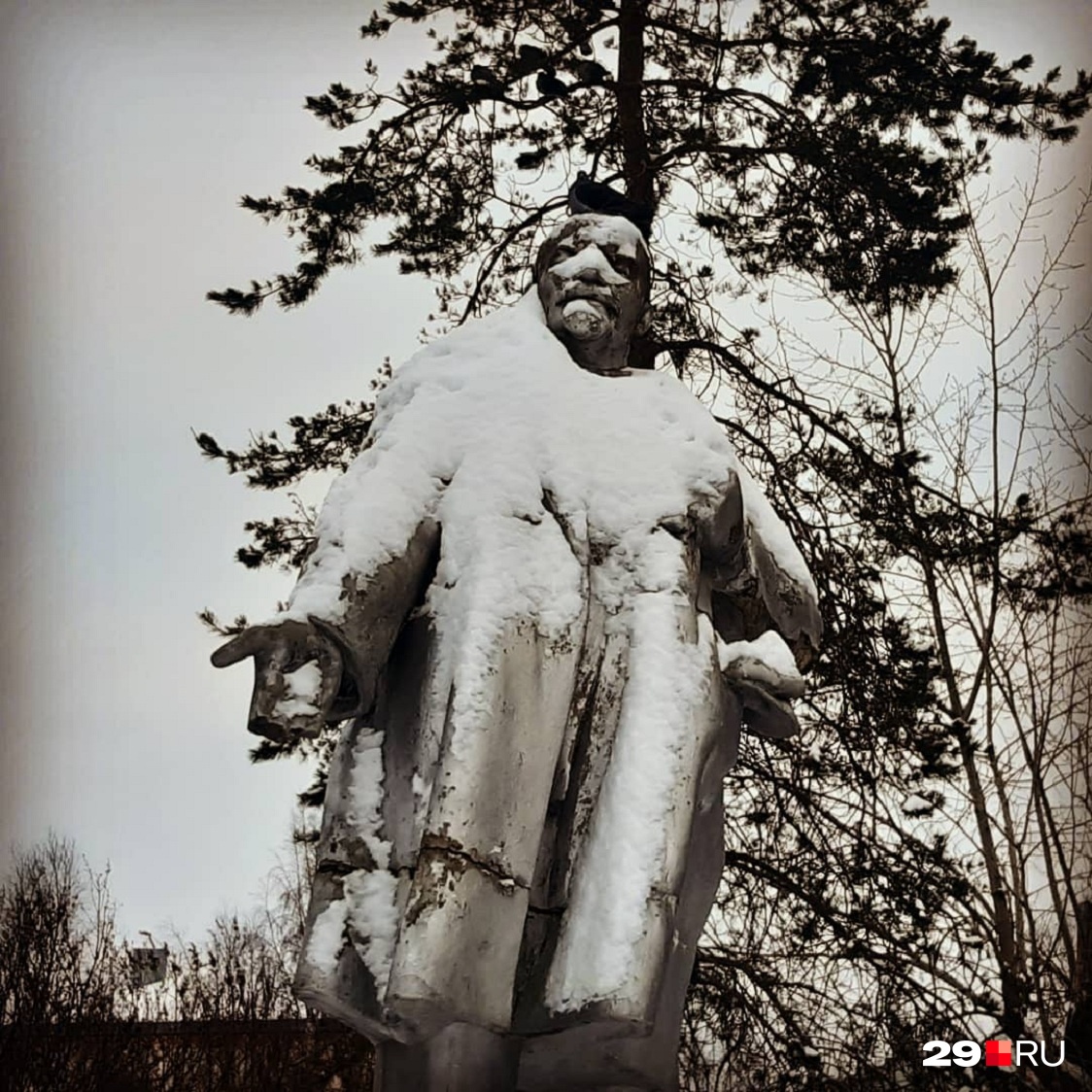 А вы как считаете — нужно отремонтировать или убрать совсем эту скульптуру на площади Терехина в Соломбале? А вы как считаете — нужно отремонтировать или убрать совсем эту скульптуру на площади Терехина в Соломбале?