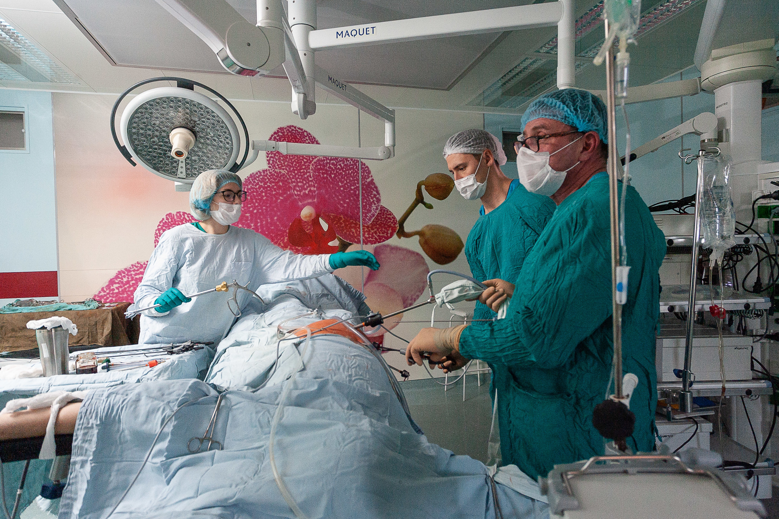 Тюменские врачи спасли жизнь женщине после того, как болезнь убила её кишечник