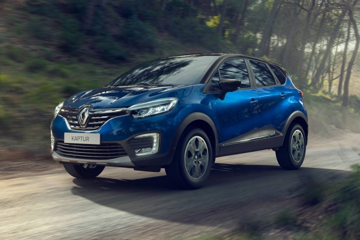 Хромированная решетка радиатора и новый синий цвет кузова — основные внешние отличия обновлённого Renault Kaptur