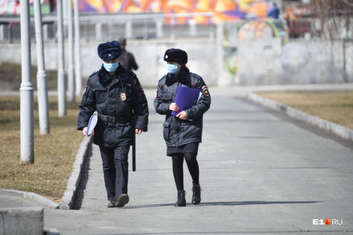 В Челябинске работают передвижные пункты полиции и патрульные группы