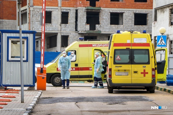 Нижегородцев настоятельно просят соблюдать дистанцию и носить маски Нижегородцев настоятельно просят соблюдать дистанцию и носить маски