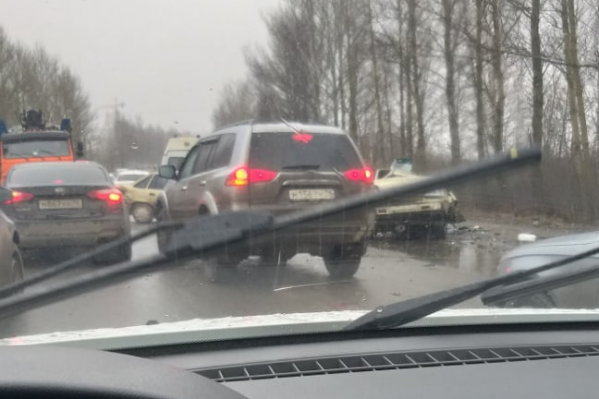 Авария на Ленинградском проспекте Авария на Ленинградском проспекте