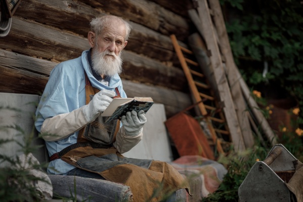 Алексей Григорьевич — старейший пасечник в Красноярском крае Алексей Григорьевич — старейший пасечник в Красноярском крае 