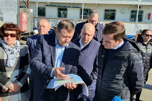 Соловки сегодня посетили врио губернатора Александр Цыбульский и председатель совета Фонда по сохранению и развитию Соловецкого архипелага Михаил Фрадков Соловки сегодня посетили врио губернатора Александр Цыбульский и председатель совета Фонда по сохранению и развитию Соловецкого архипелага Михаил Фрадков