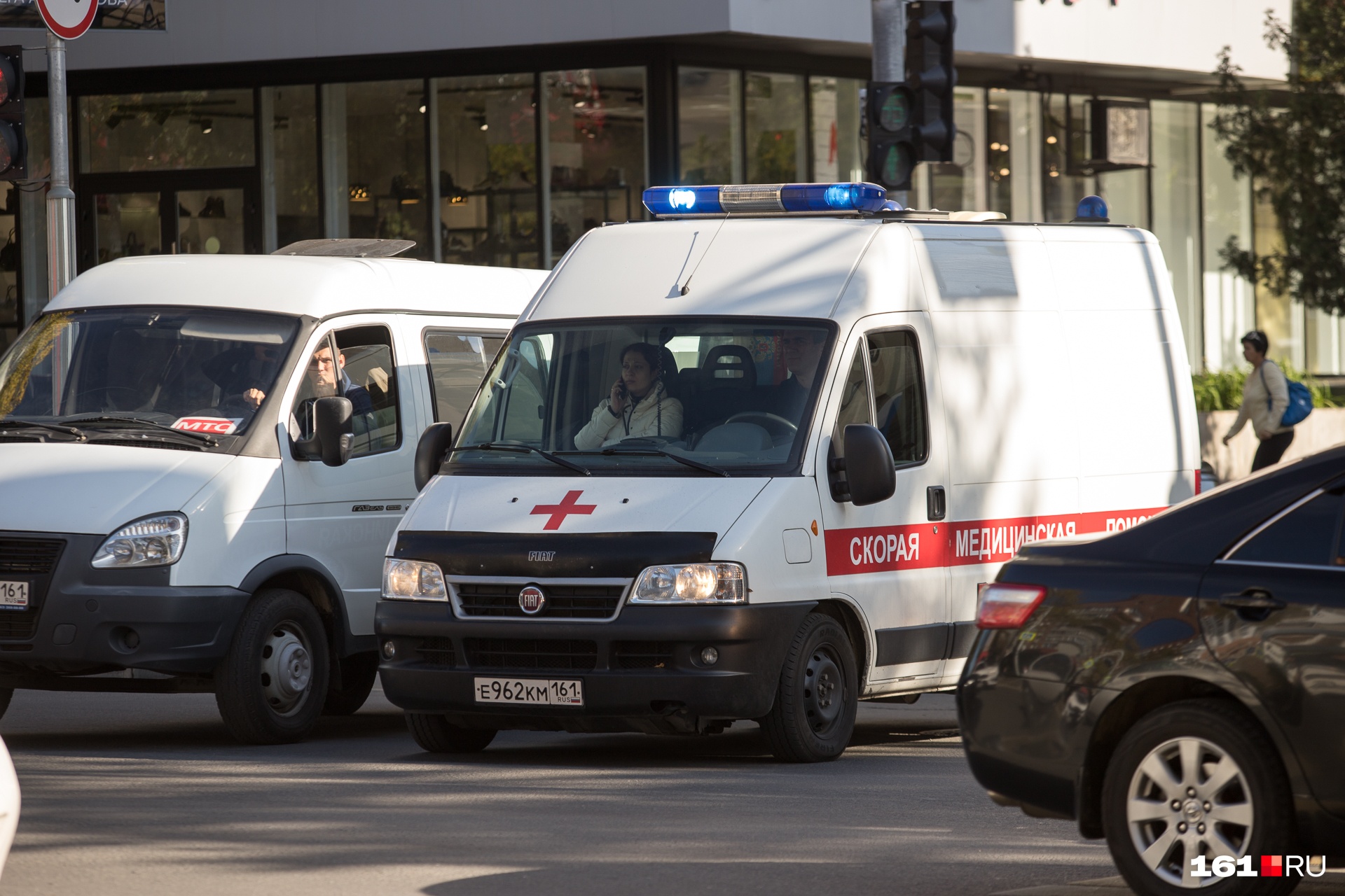 Ростов на дону помощь. Машины Минздрава. Автомобиль скорой помощи Ростов. Скорая медицинская помощь Ростов на Дону. Номер скорой помощи Ростов на Дону.