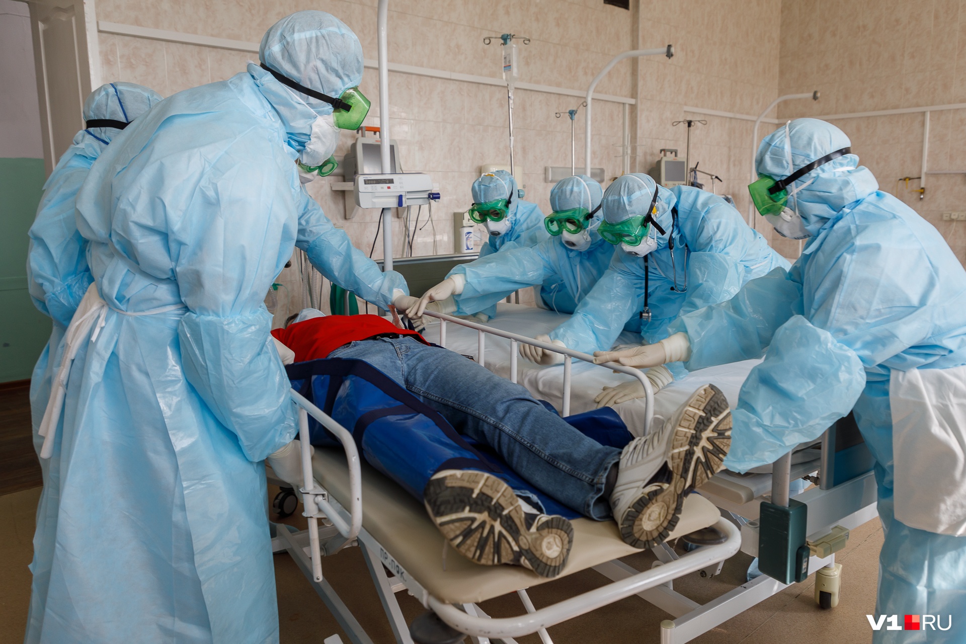 Один умер, подтверждено еще 108 диагнозов: в Волгограде вновь взрывной рост числа заболевших коронавирусом