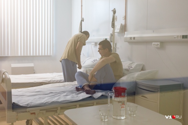 Покинули больницы лишь шесть человек Покинули больницы лишь шесть человек