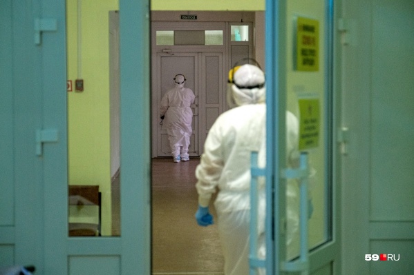 Сейчас в больницах проходят лечение 3886 человек Сейчас в больницах проходят лечение 3886 человек
