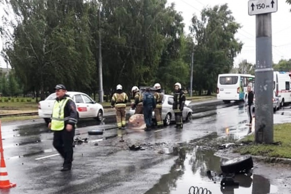 Водитель «Ниссана» не справился с управлением Водитель «Ниссана» не справился с управлением