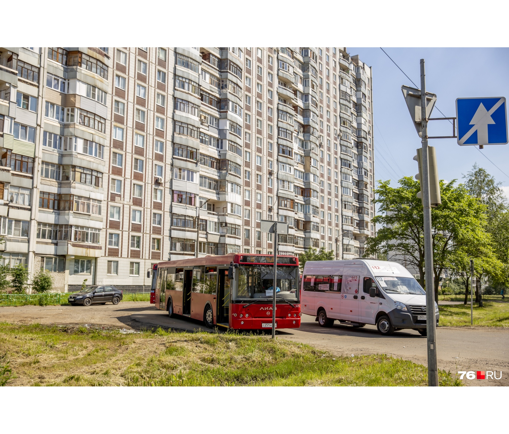 Конечная автобусов на Ленинградском проспекте — <a href="https://76.ru/text/transport/69330997/" target="_blank" class="_">давняя проблема</a> Конечная автобусов на Ленинградском проспекте — <a href="https://76.ru/text/transport/69330997/" target="_blank" class="_">давняя проблема</a>