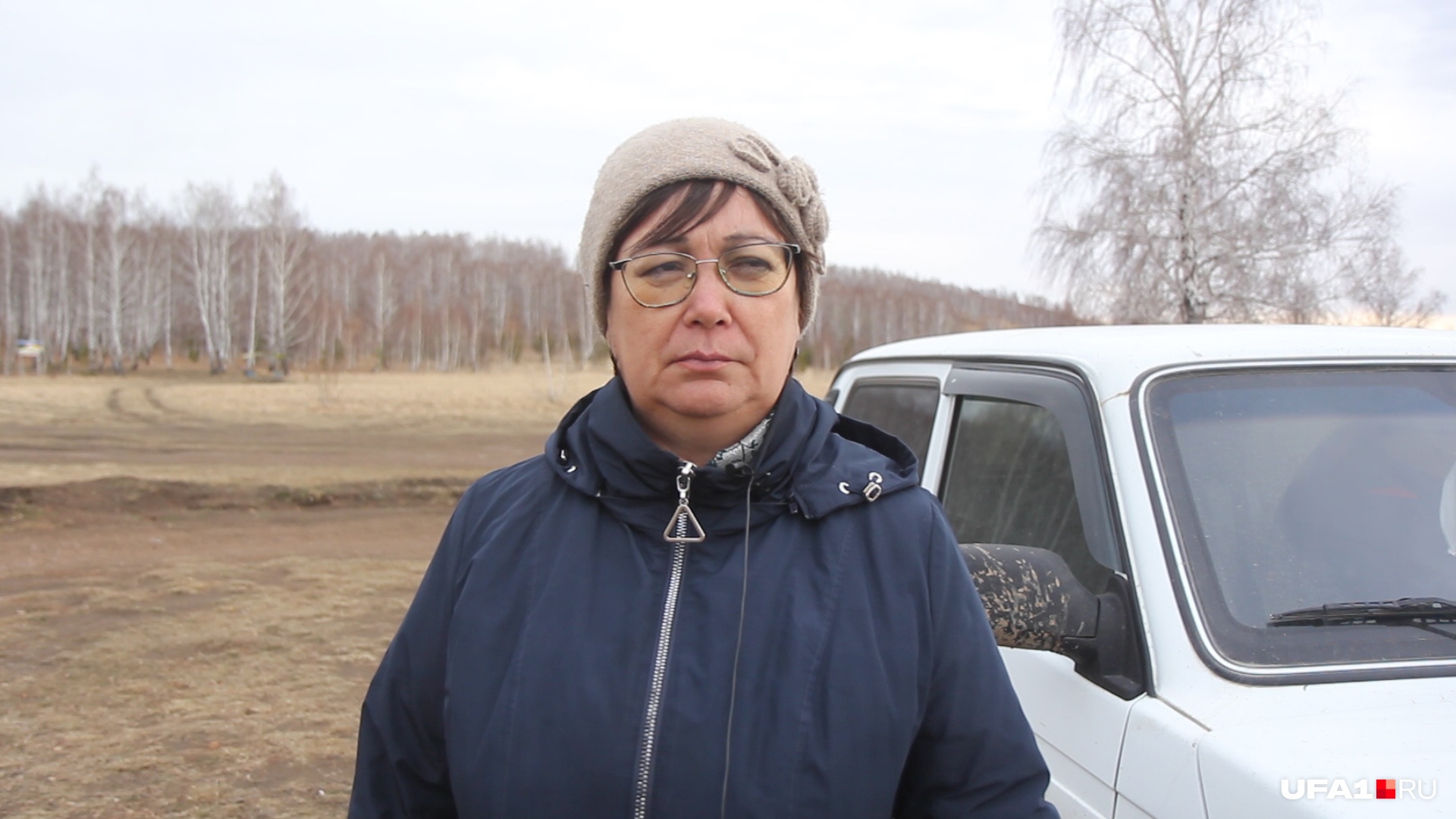 Илюза Галиакберова полагает, что над деревьями поработали профессионалы Илюза Галиакберова полагает, что над деревьями поработали профессионалы 