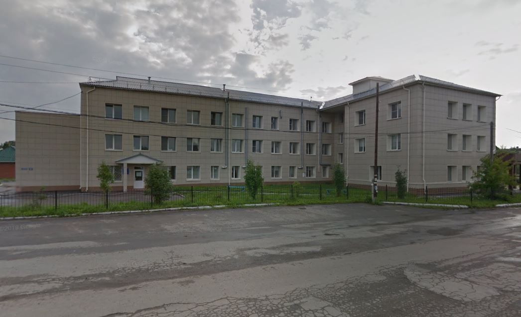 Жительницу Новосибирска с симптомами ковида увезли за 60 километров от города — в поселковую больницу