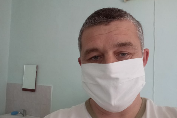 Олег Вахрушев не первый год работает в скорой помощи, но он даже не предполагал, что однажды окажется в роли пациента и будет настойчиво добиваться госпитализации Олег Вахрушев не первый год работает в скорой помощи, но он даже не предполагал, что однажды окажется в роли пациента и будет настойчиво добиваться госпитализации
