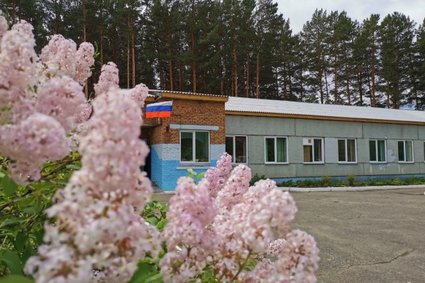 Реконструкцию школьной крыши международный аэропорт Красноярск выполнил меньше, чем за месяц Реконструкцию школьной крыши международный аэропорт Красноярск выполнил меньше, чем за месяц