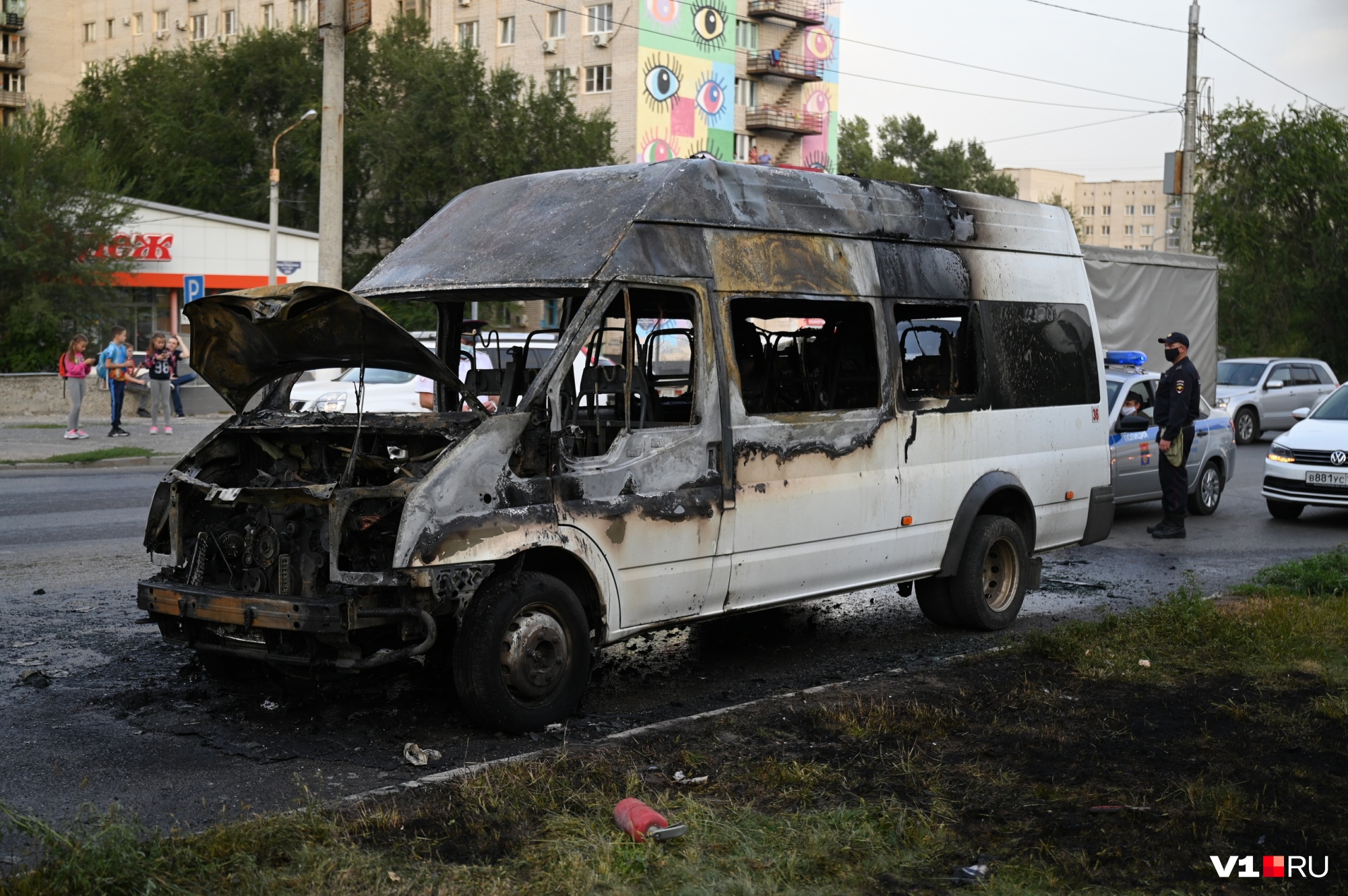 Автобус сгорел фото