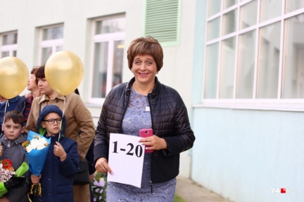 За работу с классом педагоги будут получать ежемесячно по 5 тысяч рублей из федерального бюджета За работу с классом педагоги будут получать ежемесячно по 5 тысяч рублей из федерального бюджета