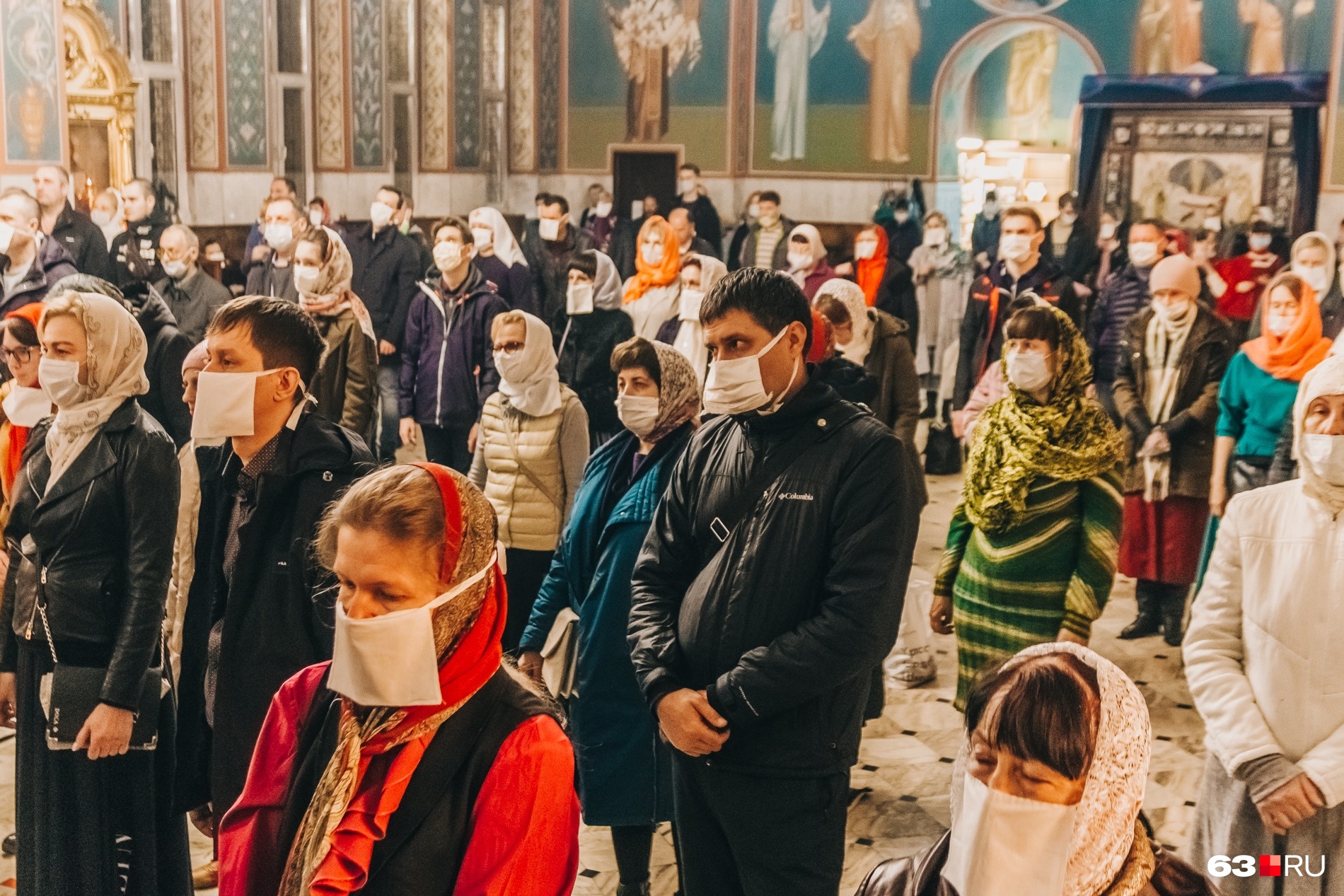 В Самаре Пасха-2020 отличается от прошлых тем, что на прихожанах появились защитные маски
