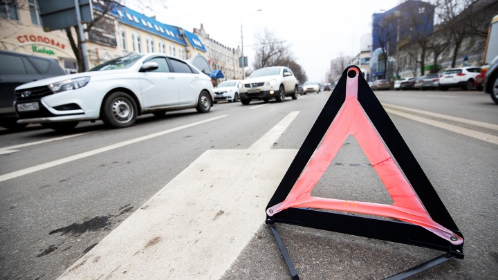 Водитель «четырнадцатой» сбил двух велосипедистов на трассе Сургут — Нефтеюганск и скрылся