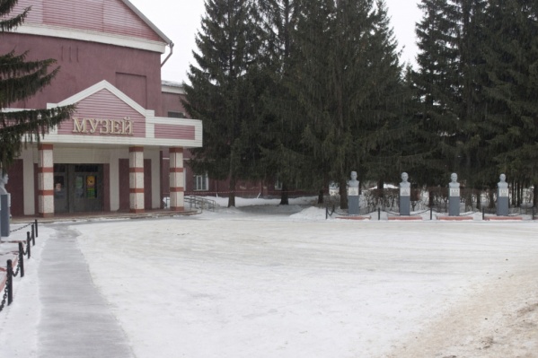 Искитим оказался лучшим городом области по благоустройству в 2019 году. В его художественном музее выставляют картины сибирских и искитимских художников<br> Искитим оказался лучшим городом области по благоустройству в 2019 году. В его художественном музее выставляют картины сибирских и искитимских художников<br>