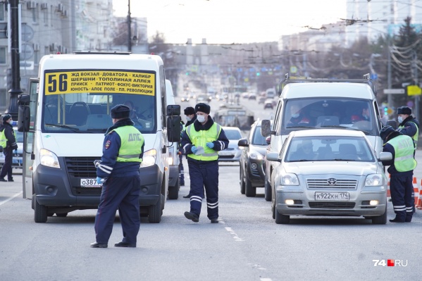 Заменить права или сдать экзамены после автошколы южноуральцы не могут уже неделю, и многих это не порадовало Заменить права или сдать экзамены после автошколы южноуральцы не могут уже неделю, и многих это не порадовало