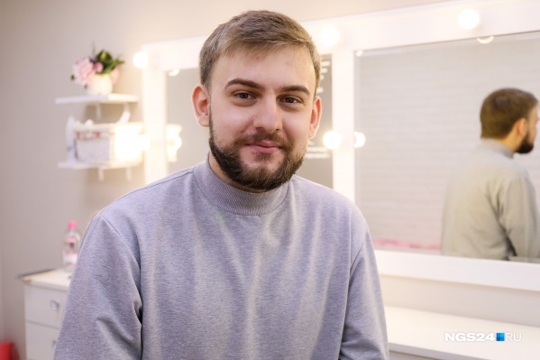 Виктор несколько лет «искал себя» и поддался совету подруги, которая уже работала бровистом Виктор несколько лет «искал себя» и поддался совету подруги, которая уже работала бровистом