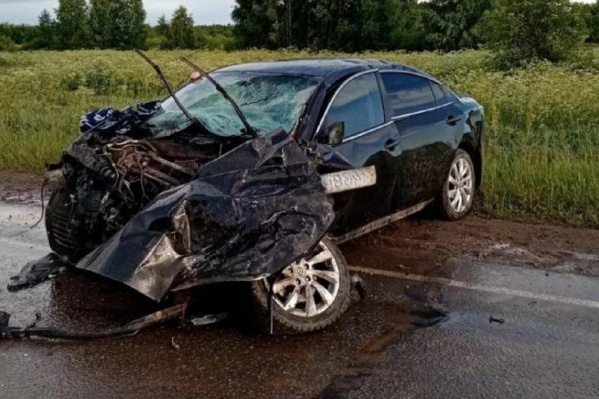 В аварии участвовали две иномарки. Вот так выглядит одна из них В аварии участвовали две иномарки. Вот так выглядит одна из них