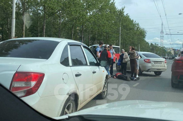 Мужчине тут же вызвали скорую Мужчине тут же вызвали скорую