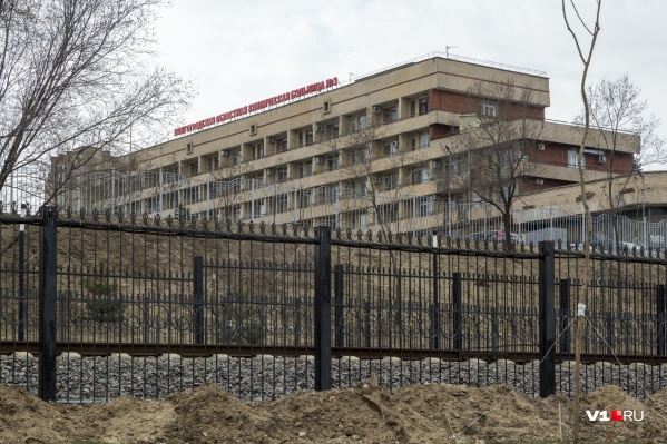 Врачей провизорного госпиталя положили в инфекционные отделения различных больниц Врачей провизорного госпиталя положили в инфекционные отделения различных больниц