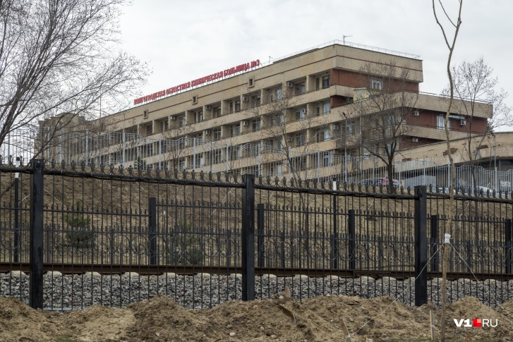 Врачей провизорного госпиталя положили в инфекционные отделения различных больниц Врачей провизорного госпиталя положили в инфекционные отделения различных больниц